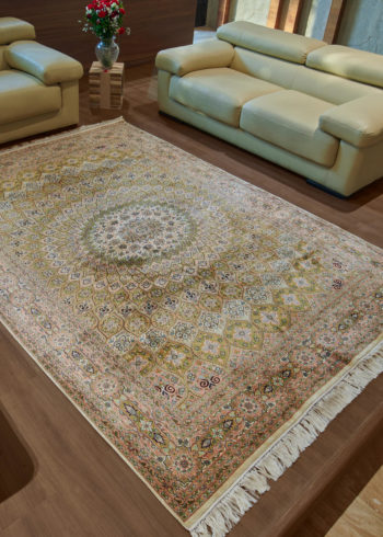 Living Room Oriental Silk Carpet