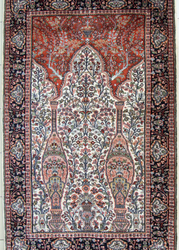 Wall hanging pictorial carpet