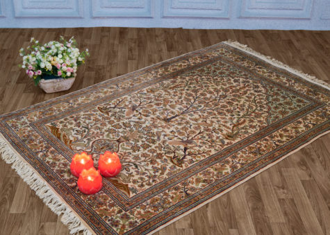 Pictorial silk carpet for wall hanging