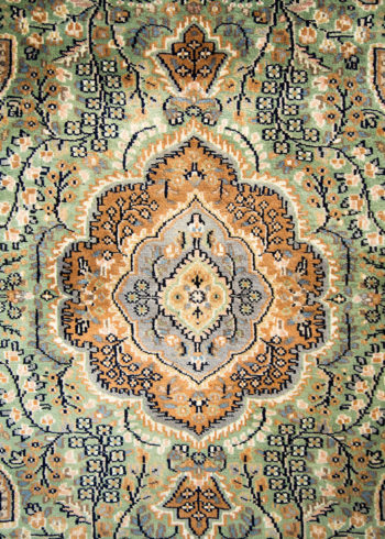 Floral design wool silk coffee table rug