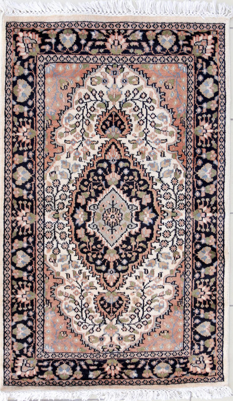 Handmade hand knotted floral design area rug floral design