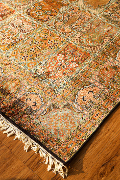 geometric design pure silk rug