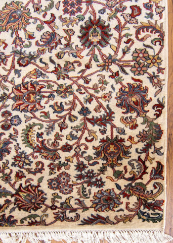 Living room hand-knotted carpet