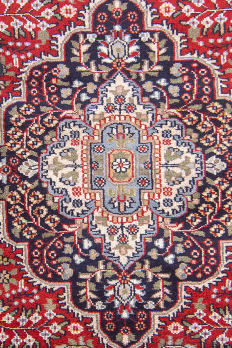 buy hand-knotted Kashmir living room carpet