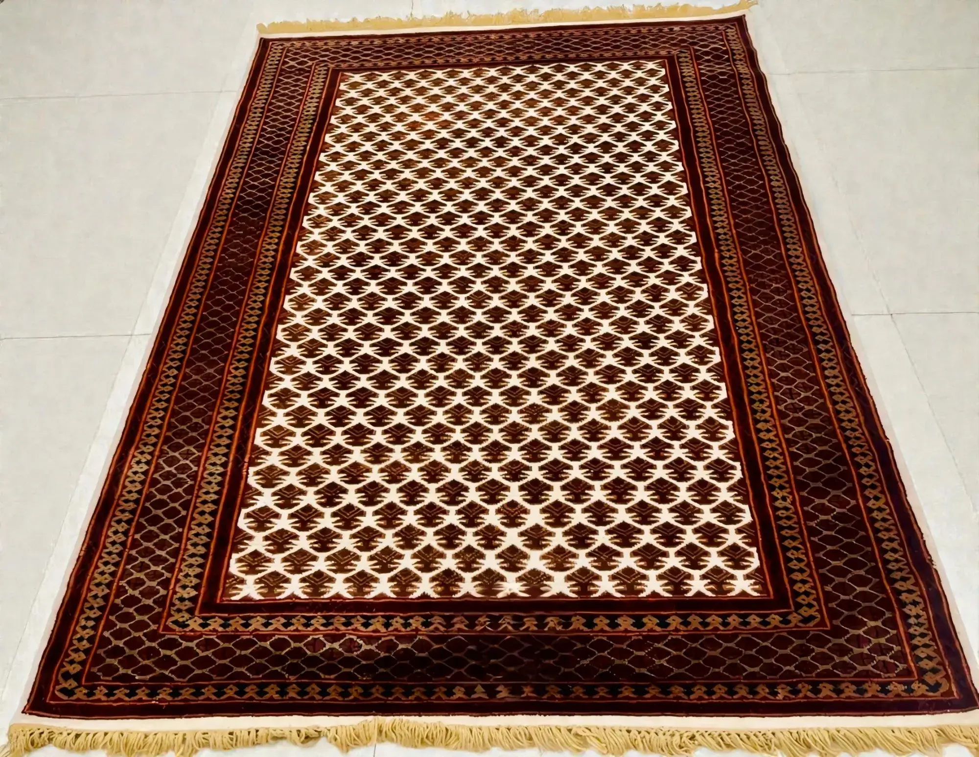Pure Merino wool hand-knotted geometric coffee table rug with azo-free dyes size 7×5 ft