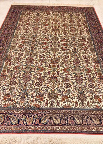 Handmade Cream Pure Silk Kashmiri Rug in Crème Shah Abbas floral pattern, 6x4 ft, 972,000 knots, dyed with chrome-free pigments.