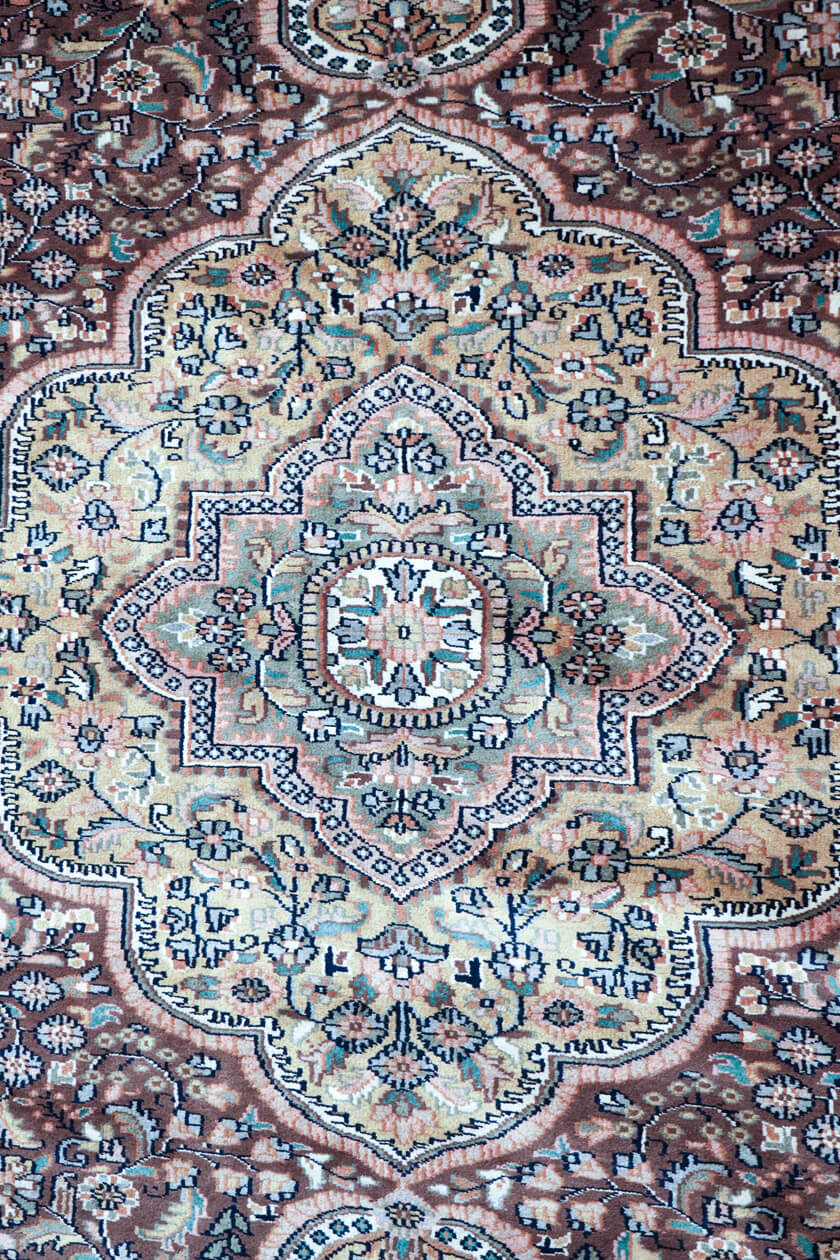 502000-knots-brown-oriental-carpet-central-medallion