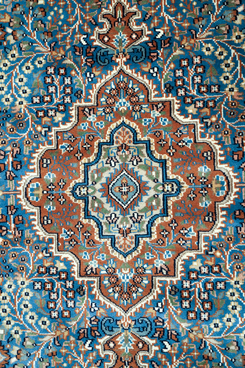 blue-persian-lineage-rug-central-medallion-detail