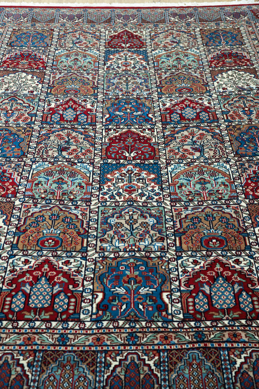 luxury-10x8-red-geometric-carpet-perspective-view