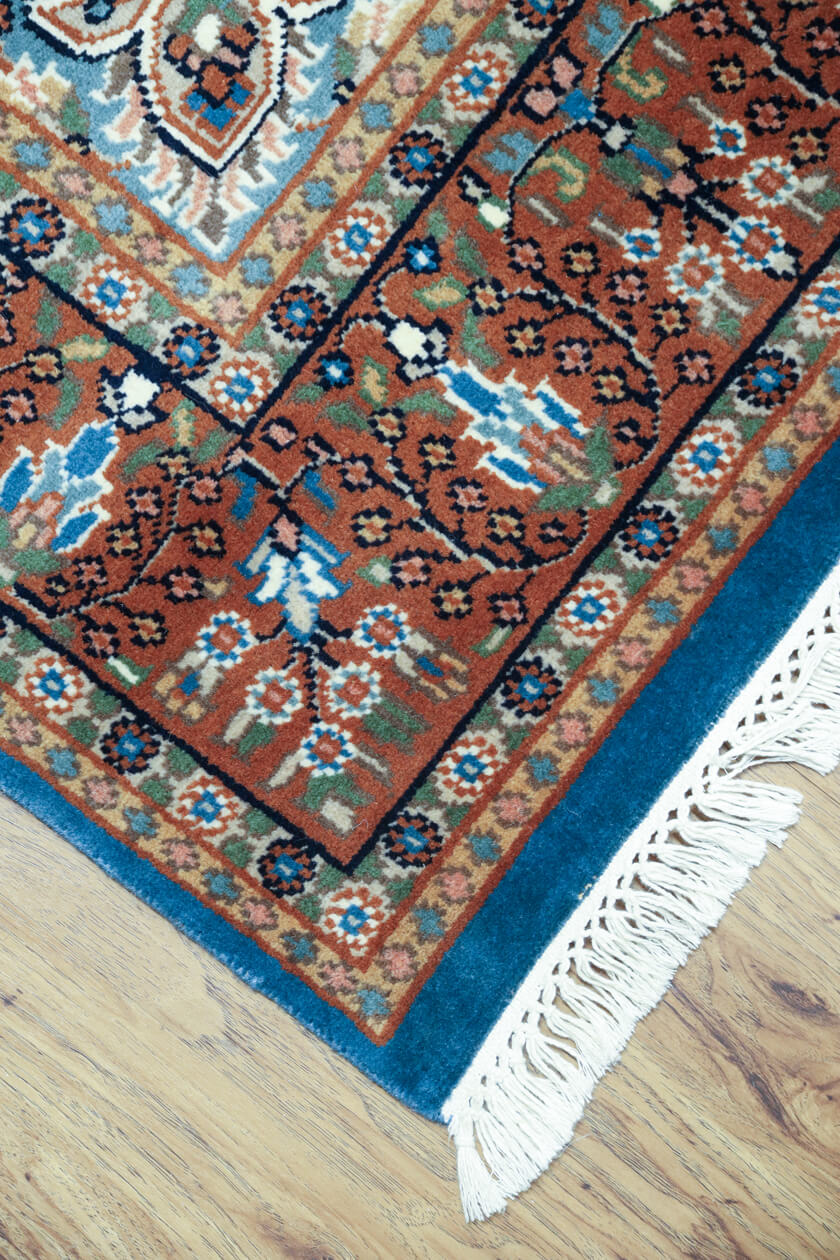 merino-wool-silk-blue-rug-border-and-fringe