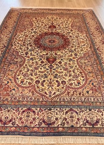 Warm Ivory Mohtasham handmade Indian carpet in pure Mulberry silk from the Saaz Collection