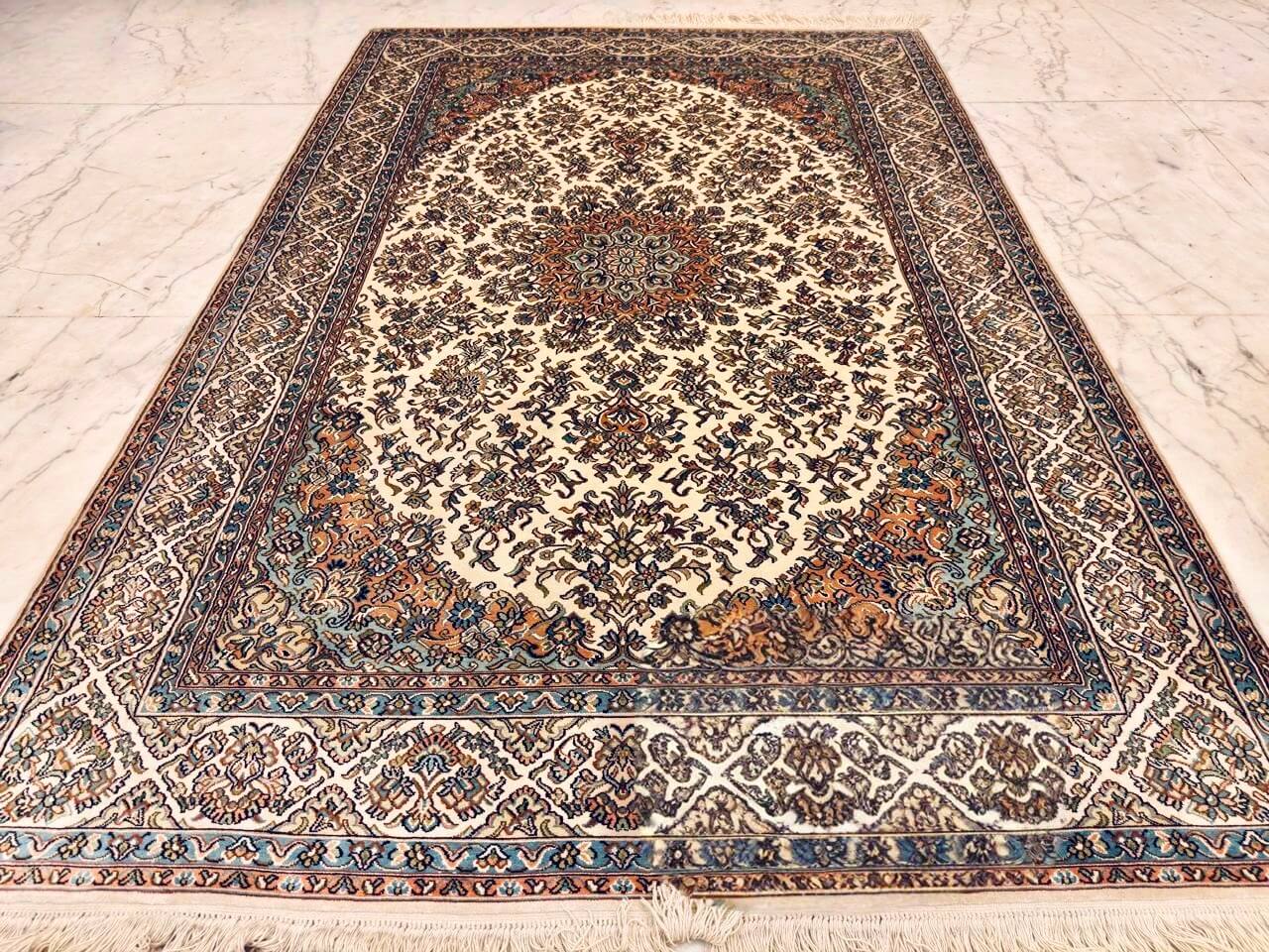 Hand-knotted Kashmiri pure silk rug in Arcadia White Kashan pattern with elegant Ivory highlights. 6x4 feet, 972,000 knots.