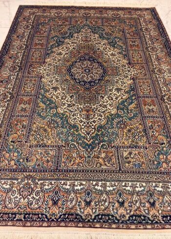 Hand-knotted Kashmiri pure silk rug in Classic Ivory Ahar pattern with elegant Brown highlights. 6x4 feet, 972,000 knots.