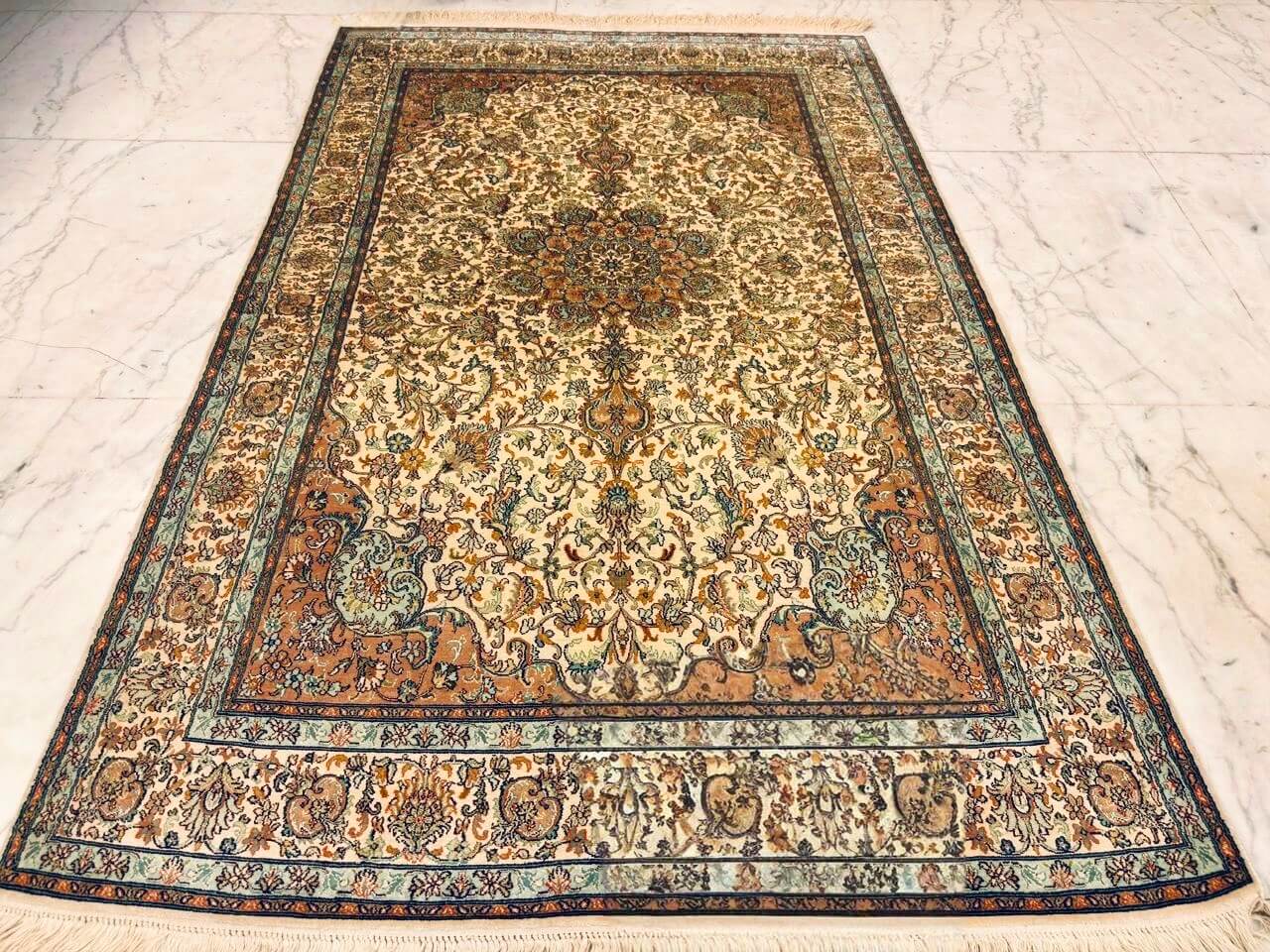Hand-knotted Kashmiri pure silk rug in Riviera Ivory Kashan pattern with elegant Ivory highlights. 6x4 feet, 972,000 knots.