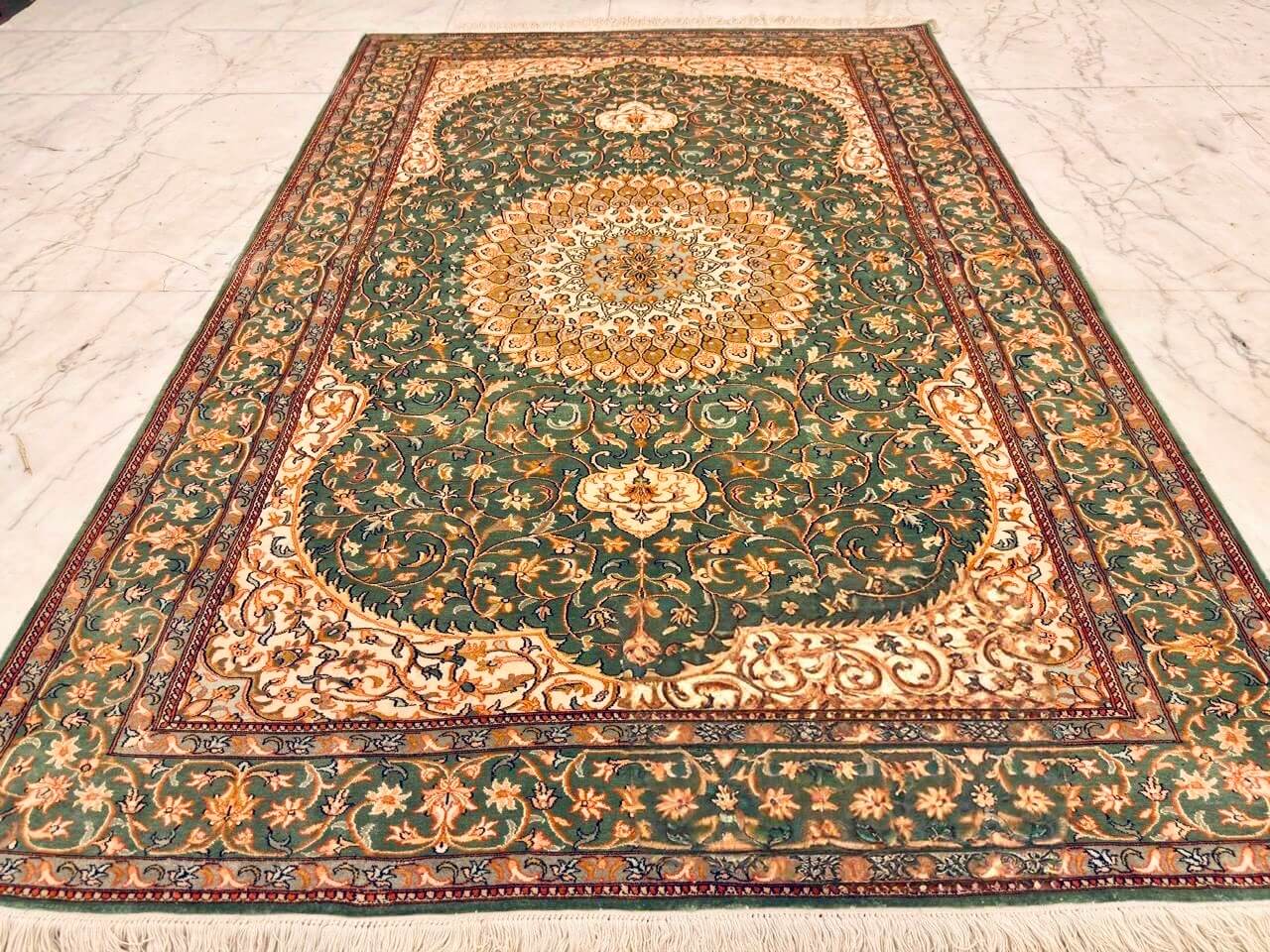 Hand-knotted Kashmiri pure silk rug in Verdant Green Sarouk pattern with elegant Green highlights. 6x4 feet, 972,000 knots.